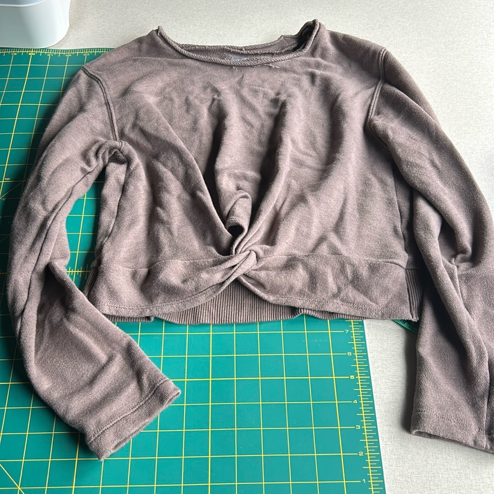 Arie crop sweater